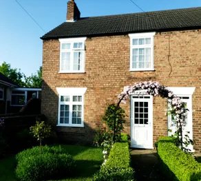 Lavender Cottage, a pretty period cottage in Louth - Image 4