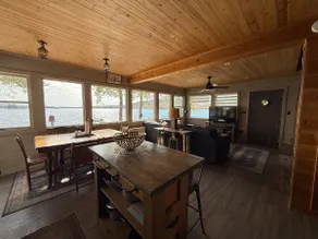Lake Life Retreat - Image 3