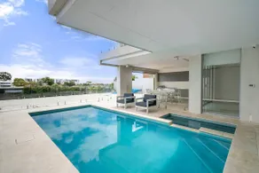 Starlight—A Slice of the Hollywood Hills in Bexley - Image 2