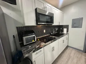 Modern Studio 15 mins from Downtown & Airport - Image 5