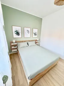 Lovely and Bright Studio Apartment - Image 3