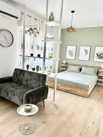 Lovely and Bright Studio Apartment - Image 2