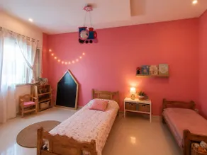 Luxury peach suite with balcony - Image 5