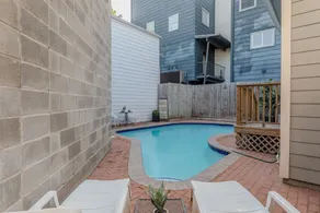 The Hera Montrose Luxury Mansion with Pool 5BR - Image 2