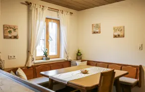 Large vacation home in Oberwoelz - Image 5