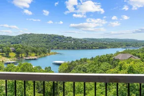 Fabulous Spacious Condo with Lake Access and Free Local Attraction Tickets! - Image 4