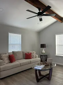 Spacious home - Image 2