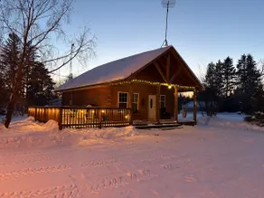 Dropmore Lofthouse (West cabin) - Image 2