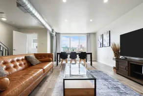 8Bed/6Bath Duplex w/2x Garage + Roofdeck +Backyard - Image 5