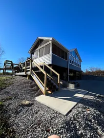 Cozy getaway w/close proximity - Image 4