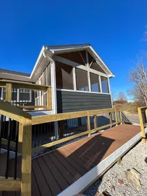 Cozy getaway w/close proximity - Image 3