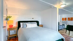 Hilltop Studio in Highland Park - Image 4