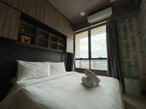 New Cosy Smart Home at One South for up to 5 Pax - Image 3