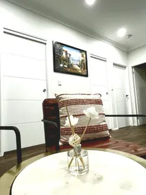 Newly Built Stylish GuestHouse in Sydney - Image 4