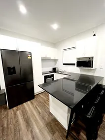 Newly Built Stylish GuestHouse in Sydney - Image 5
