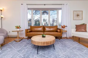 Family & Pet Friendly/Green & Serene private home* - Image 2