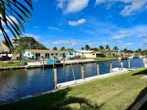 Ocean access House w Hot Tub & Kayaks! - Image 3