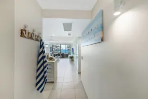 Dwell 40, Oceanfront Apartment - Image 2