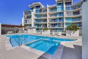 Dwell 40, Oceanfront Apartment - Image 3