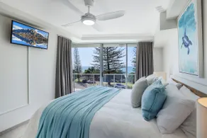 Dwell 40, Oceanfront Apartment - Image 4