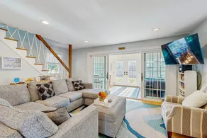 3BR dog-friendly coastal home with bikes & firepit - Image 2