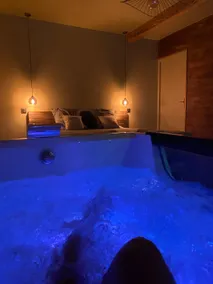 A moment of escape Jacuzzi and Garden, private - Image 3