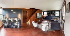 Backstage Bungalow - Image 2
