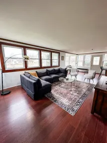 Backstage Bungalow - Image 3