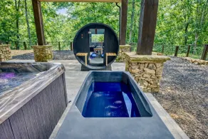 Pool, Views, Sauna & Cold Plunge, 5 Kings, Peloton - Image 3