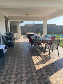 Vacation home with heated pool - Image 3
