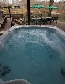 Quiet Cove-Hot Tub l Dock| Kayak| Fire Pit l Grill - Image 4