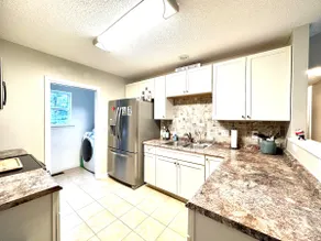 Pet Friendly Home 3BR/2BA 2 minutes LKN State Park - Image 2