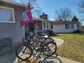 Base Camp-6 Blocks to IU-3 Kings, Bikes, Grill - Image 4