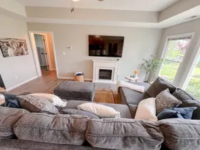 Peaceful View Close to Owensboro Modern Farmhouse - Image 5