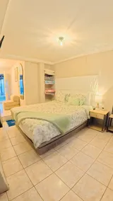 Apartment with private garden terrace - Image 2