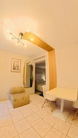 Apartment with private garden terrace - Image 4