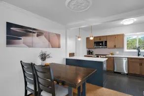 Modern Oasis: Rooftop Deck, Office, Pet-Friendly - Image 2
