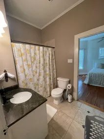 Guest House at The Crossing - Image 4
