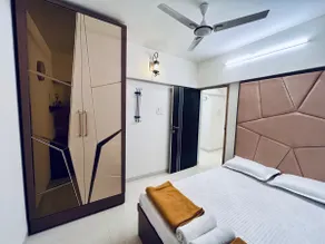 Premium 1 Bedroom Hall Kitchen - Image 2