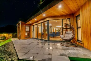 Luxury holiday home near the coast - Image 4