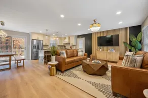 Onyx Haus: Large Group Luxe Stay w/ 3 King Beds! - Image 5