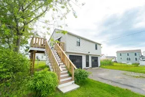 Post 12 Beach House | Sleeps 6 | Parking - Image 3