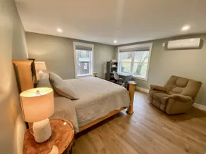 Spacious Two Bedroom Apartment - King Bed, 2 Bath - Image 5