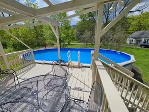 Cottage w/ pool&hot tub 15 min to Windham - Image 3