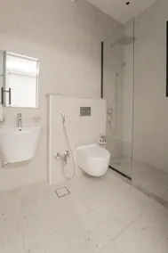IDBOS | Luxury Apt With Priv Parking & Pub pools. - Image 5