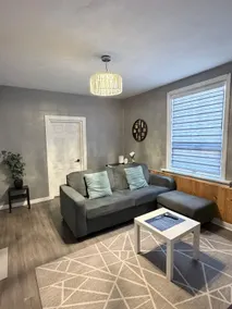 JEM Rentals - Cozy 1 Bedroom Suite w/ Full Kitchen - Image 4