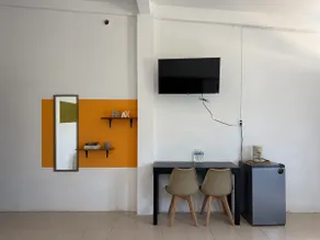 Room 12. Downtown, comfortable and spacious - Image 5