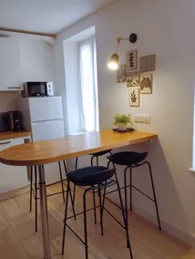 Comfortable ground floor apartment, private parking - Image 2