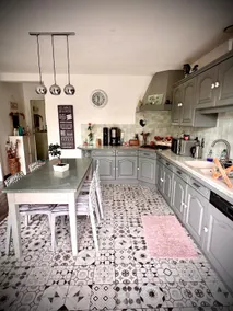Large 95 m² vacation home • Terrace & castle view - Image 4