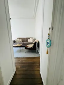 Charming Parisian flat w balcony near Montmartre - Image 2